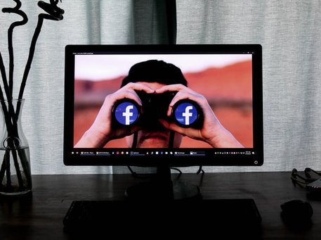 Facebook презентовал функцию слежки за сотрудниками в Workplace